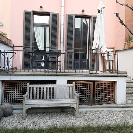 Casa Mari - Free Secure Parking, Breakfast, Private Bathroom, Wifi, Garden, Aircon, 3 Min Walk To Metro And Train Station Мілан Екстер'єр фото