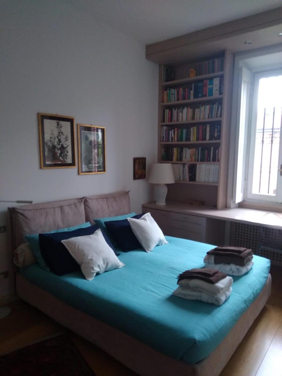 Casa Mari - Free Secure Parking, Breakfast, Private Bathroom, Wifi, Garden, Aircon, 3 Min Walk To Metro And Train Station Мілан Екстер'єр фото