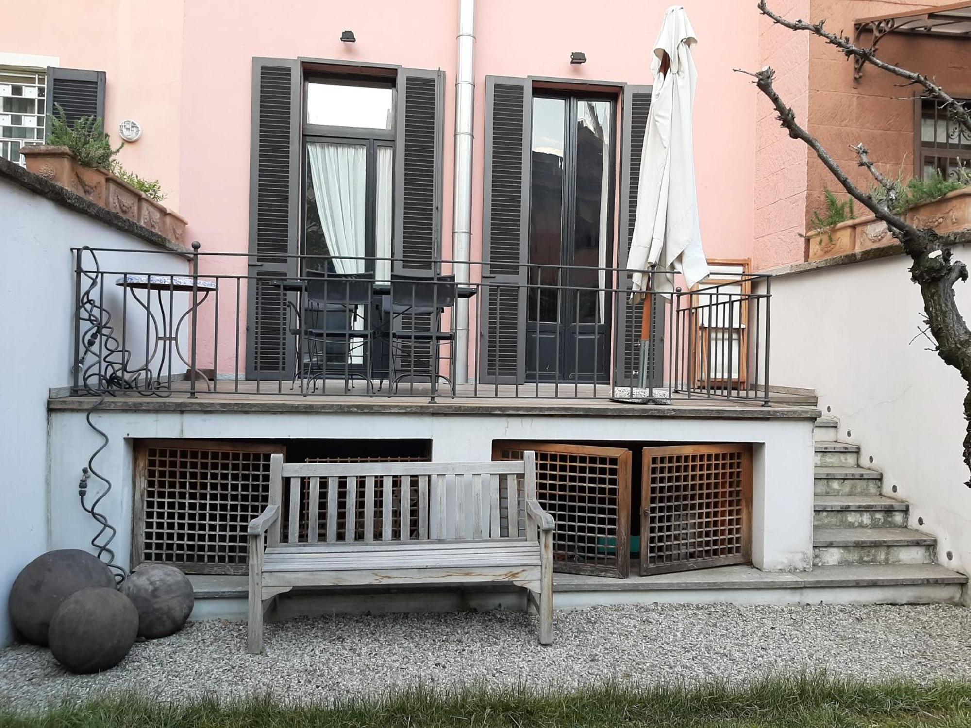 Casa Mari - Free Secure Parking, Breakfast, Private Bathroom, Wifi, Garden, Aircon, 3 Min Walk To Metro And Train Station Мілан Екстер'єр фото